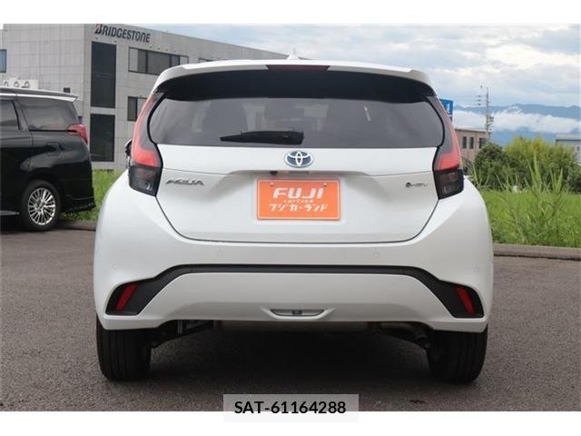 Toyota AQUA 2025-02 8312939-17