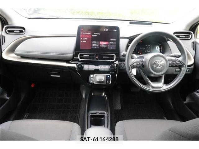 Toyota AQUA 2025-02 8312939-1