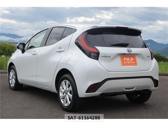 Toyota AQUA 2025-02 8312939-19