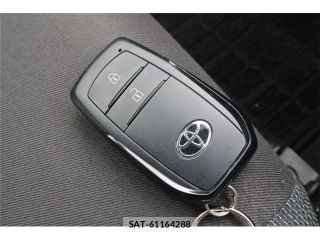 Toyota AQUA 2025-02 8312939-23