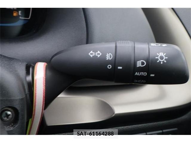 Toyota AQUA 2025-02 8312939-26