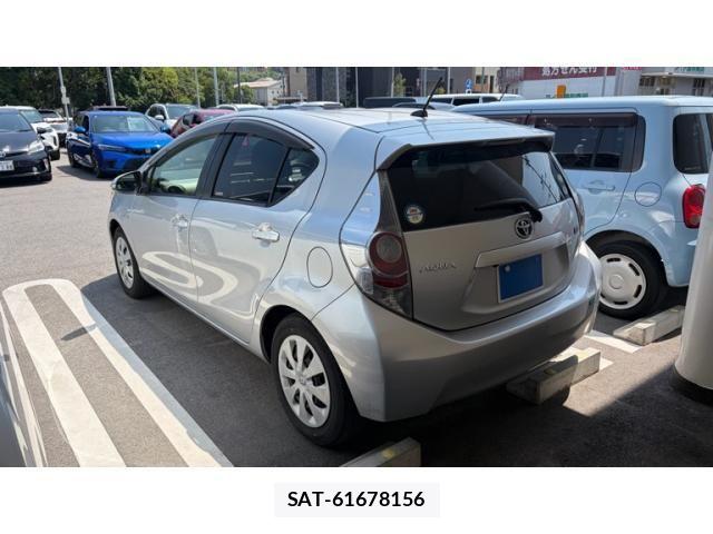 Toyota AQUA 2013-07 8313043-2