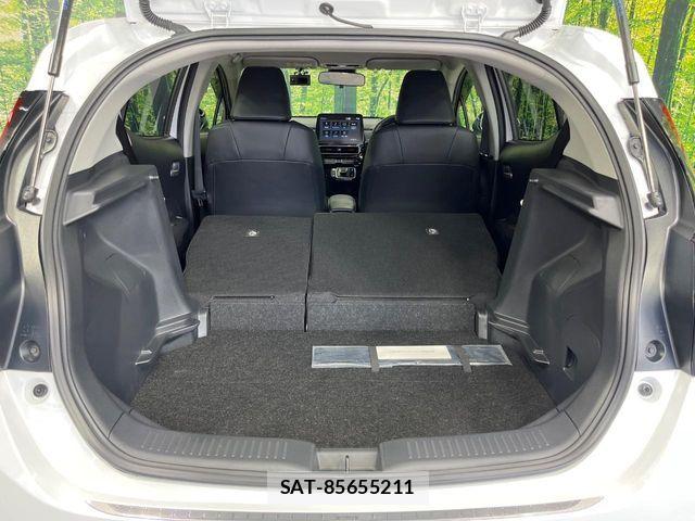 Toyota AQUA 2022-01 8312943-9
