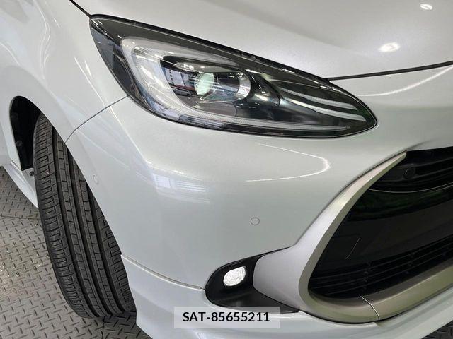 Toyota AQUA 2022-01 8312943-11