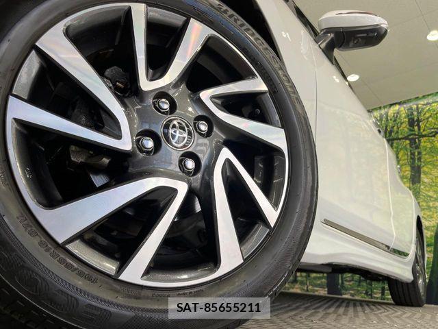 Toyota AQUA 2022-01 8312943-12