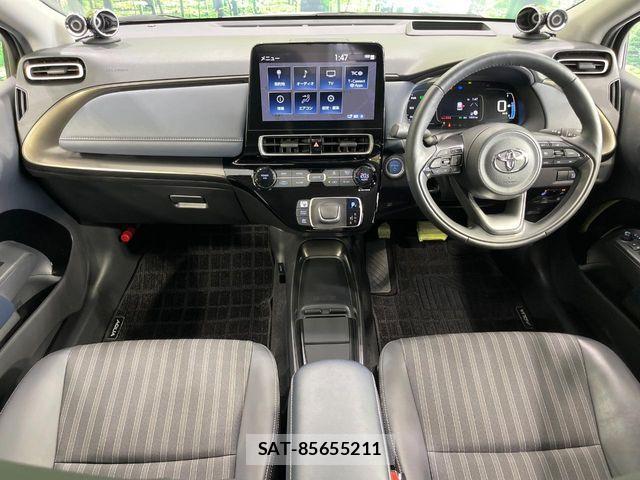 Toyota AQUA 2022-01 8312943-1