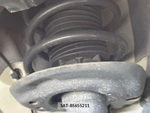 Toyota AQUA 2022-01 8312943-19