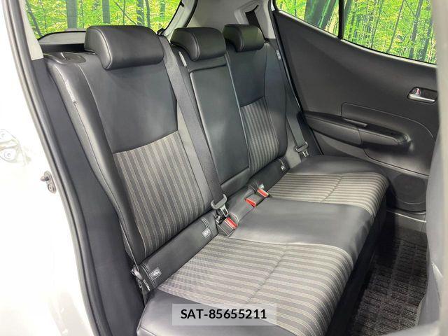 Toyota AQUA 2022-01 8312943-8