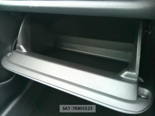 Toyota AQUA 2019-04 8312992-16