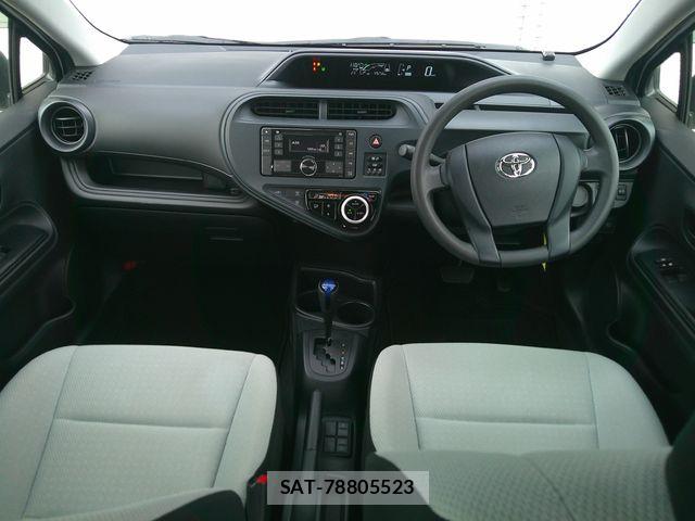 Toyota AQUA 2019-04 8312992-1