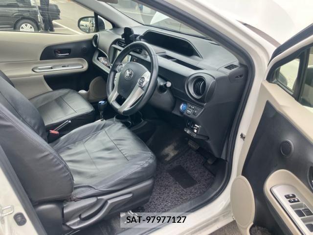 Toyota AQUA 2012-03 8313027-9