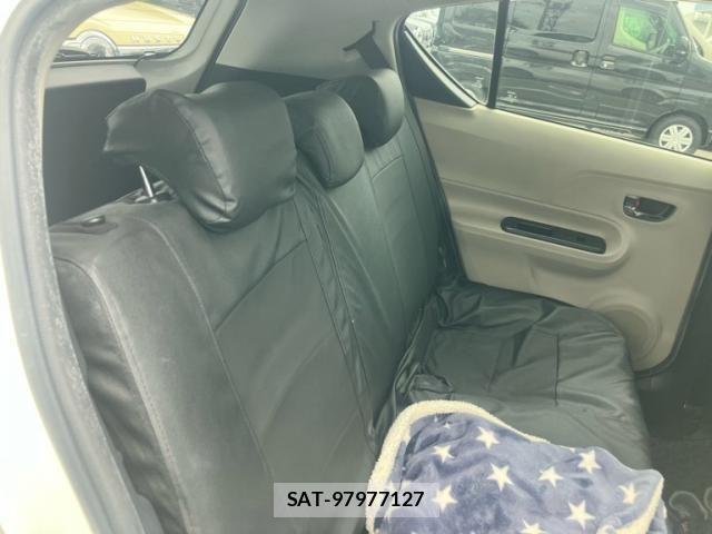 Toyota AQUA 2012-03 8313027-12