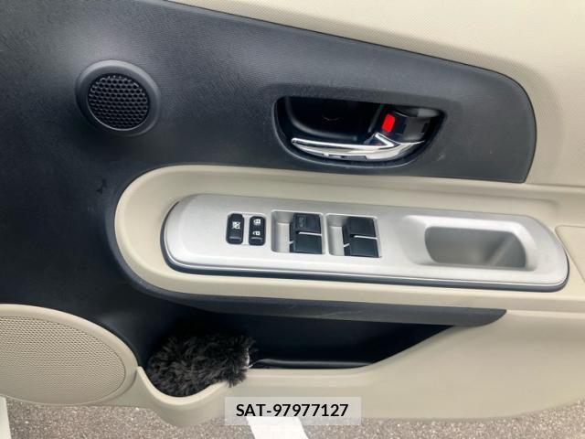 Toyota AQUA 2012-03 8313027-14
