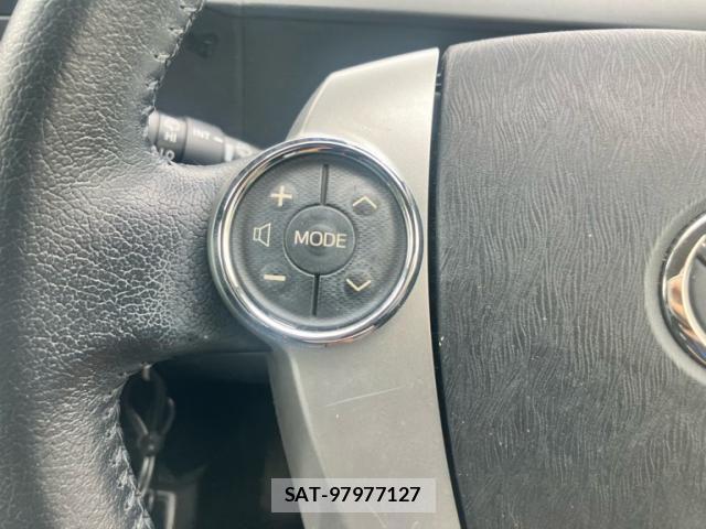Toyota AQUA 2012-03 8313027-16