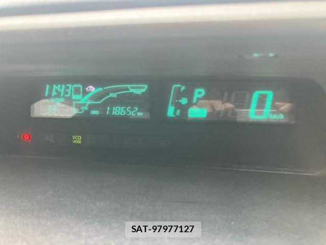 Toyota AQUA 2012-03 8313027-21