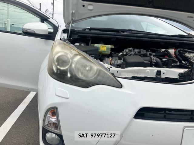 Toyota AQUA 2012-03 8313027-8