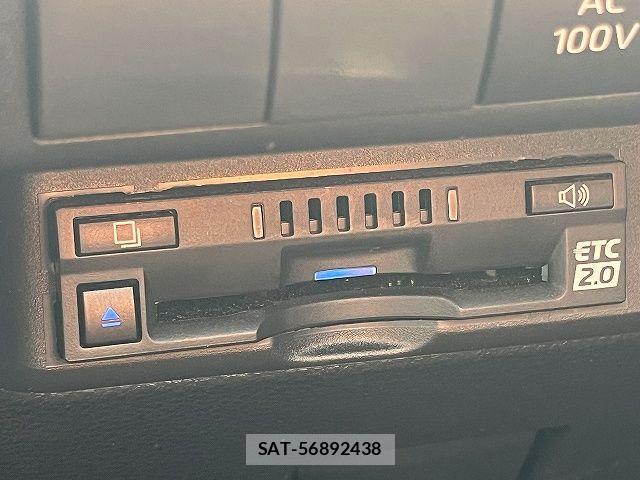 Toyota AQUA 2022-03 8312947-15