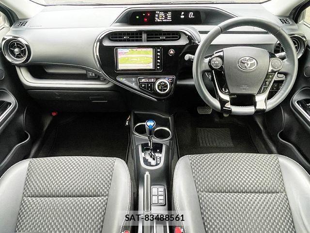 Toyota AQUA 2019-04 8312980-1