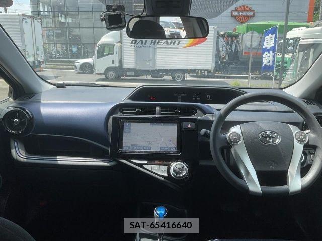 Toyota AQUA 2016-03 8312999-1