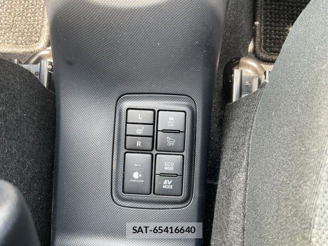 Toyota AQUA 2016-03 8312999-3