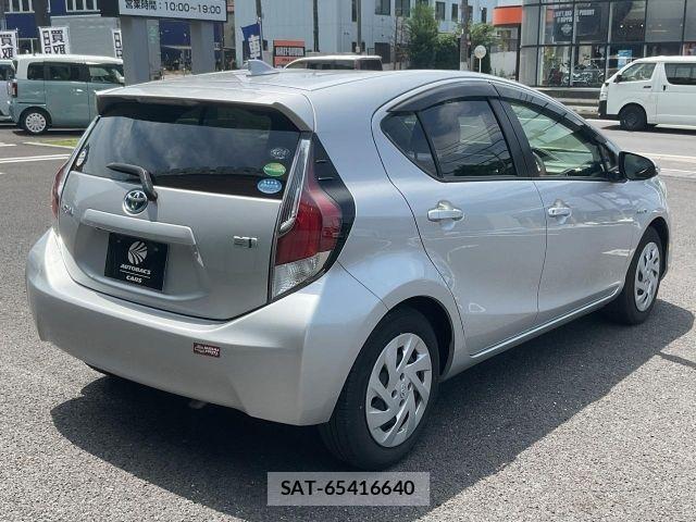 Toyota AQUA 2016-03 8312999-8
