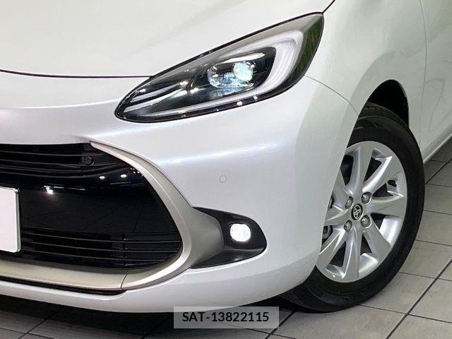 Toyota AQUA 2024-04 8312944-11