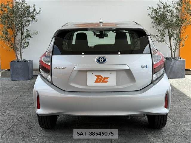Toyota AQUA 2021-07 8312993-13