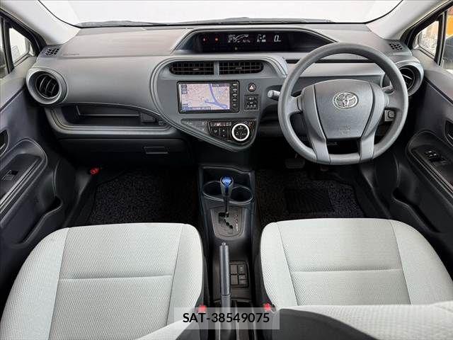 Toyota AQUA 2021-07 8312993-1