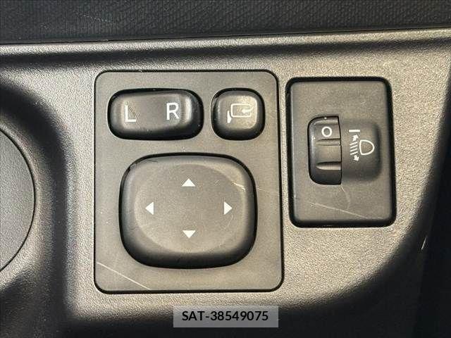 Toyota AQUA 2021-07 8312993-26