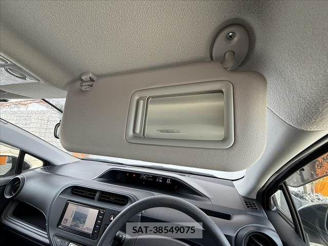 Toyota AQUA 2021-07 8312993-27