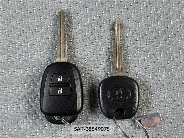 Toyota AQUA 2021-07 8312993-29