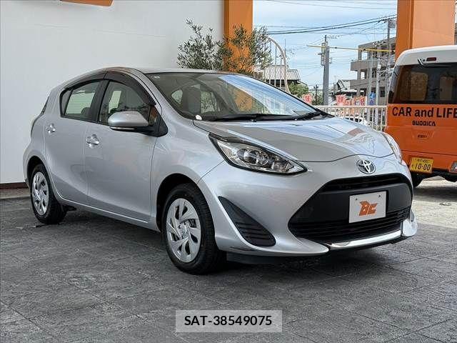 Toyota AQUA 2021-07 8312993-7