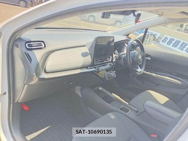 Toyota AQUA 2022-07 8312963-11