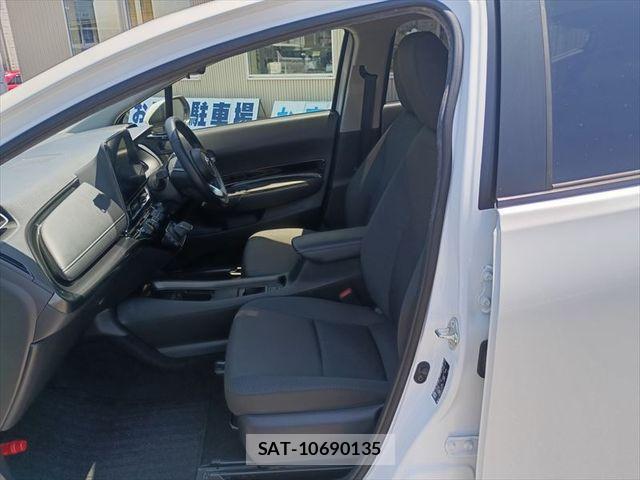 Toyota AQUA 2022-07 8312963-12