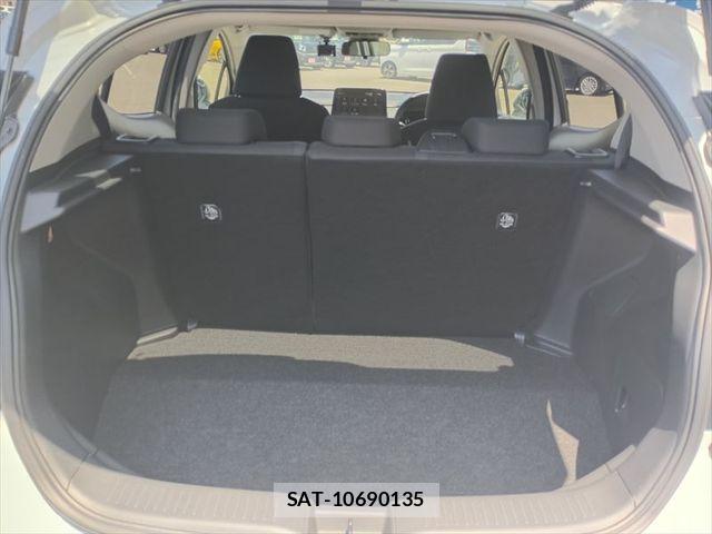 Toyota AQUA 2022-07 8312963-15