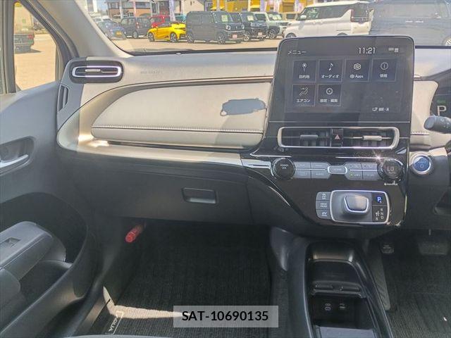 Toyota AQUA 2022-07 8312963-18