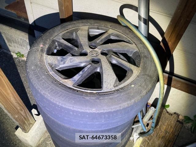Toyota AQUA 2017-08 8313021-11