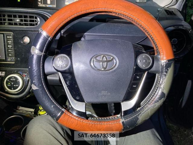 Toyota AQUA 2017-08 8313021-16