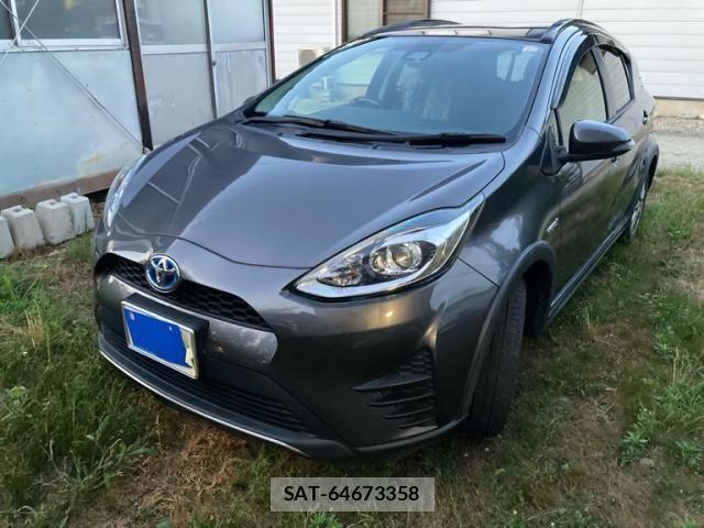 Toyota AQUA 2017-08 8313021-2