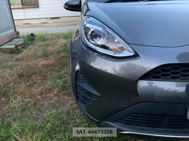 Toyota AQUA 2017-08 8313021-3