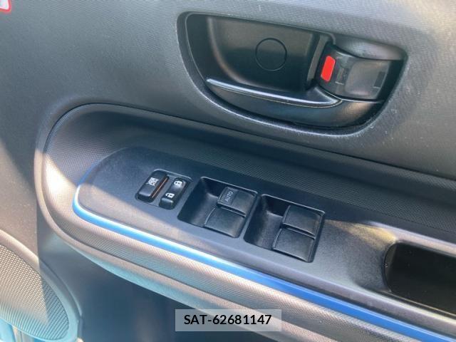 Toyota AQUA 2013-07 8313037-11