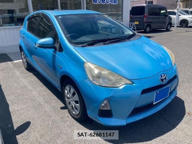 Toyota AQUA 2013-07 8313037-1