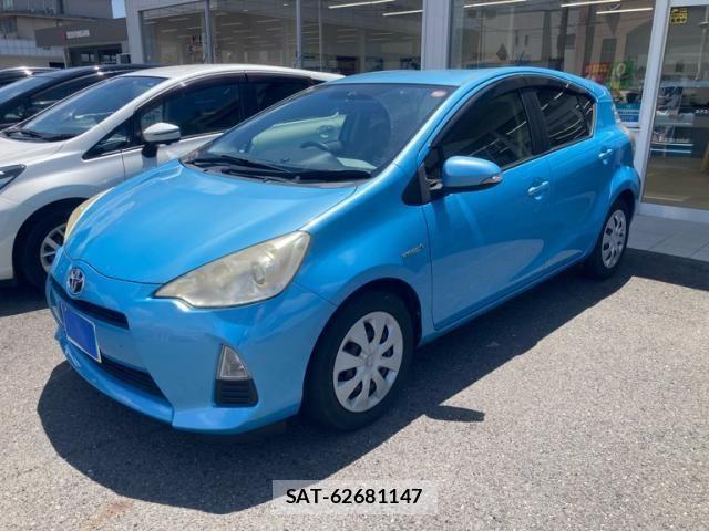 Toyota AQUA 2013-07 8313037-2