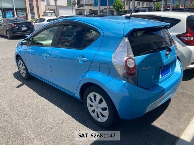 Toyota AQUA 2013-07 8313037-4