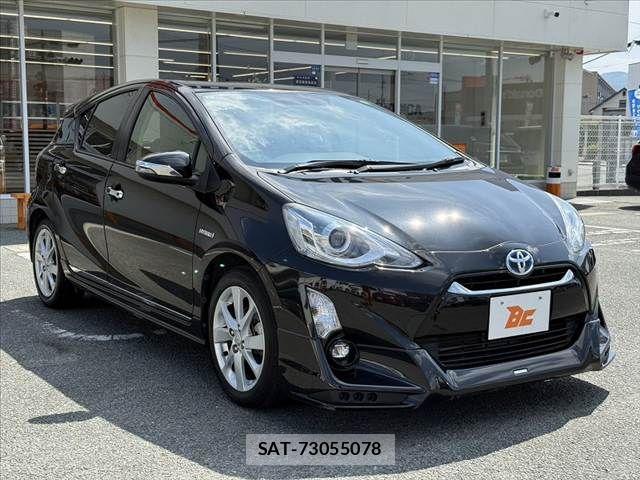 Toyota AQUA 2015-09 8313004-9