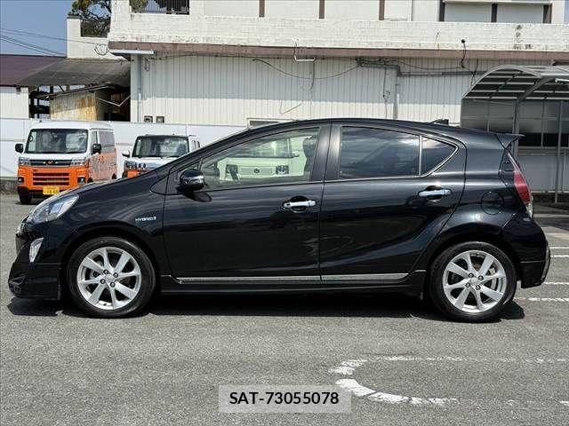 Toyota AQUA 2015-09 8313004-10