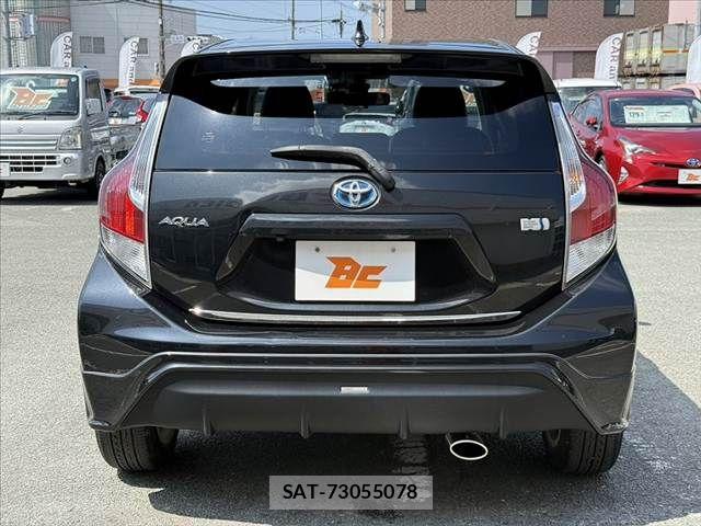 Toyota AQUA 2015-09 8313004-13