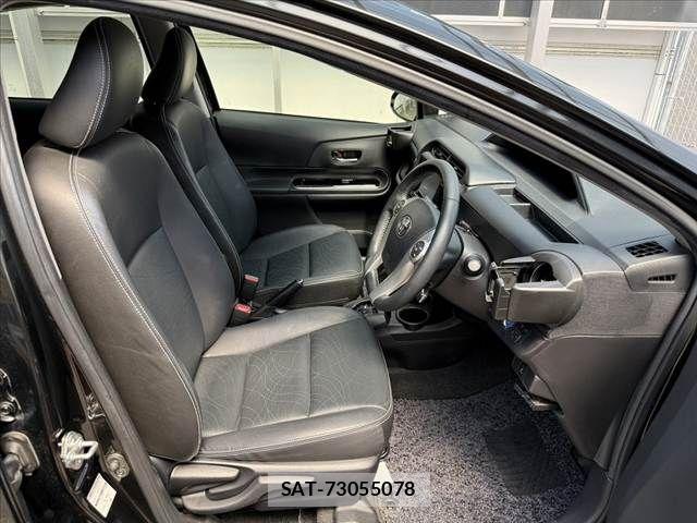 Toyota AQUA 2015-09 8313004-15