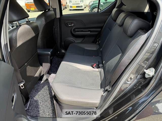 Toyota AQUA 2015-09 8313004-18