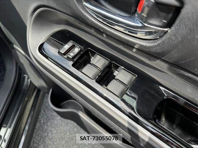 Toyota AQUA 2015-09 8313004-22
